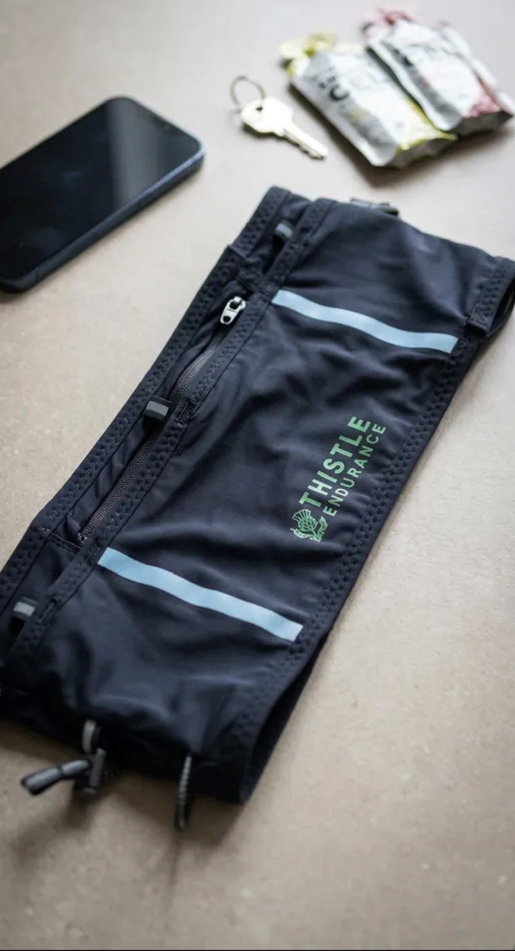 Bounce Free Running Belt for Phone, Keys & Gels | Thistle Endurance